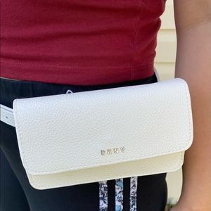 ❤️ DKNY WHITE CONVERT BELT BAG ❤️